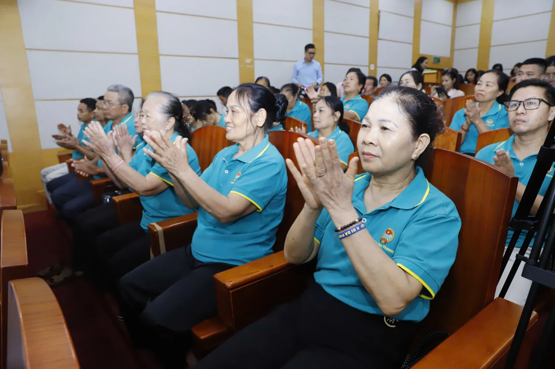 toan-canh-1-0900.webp