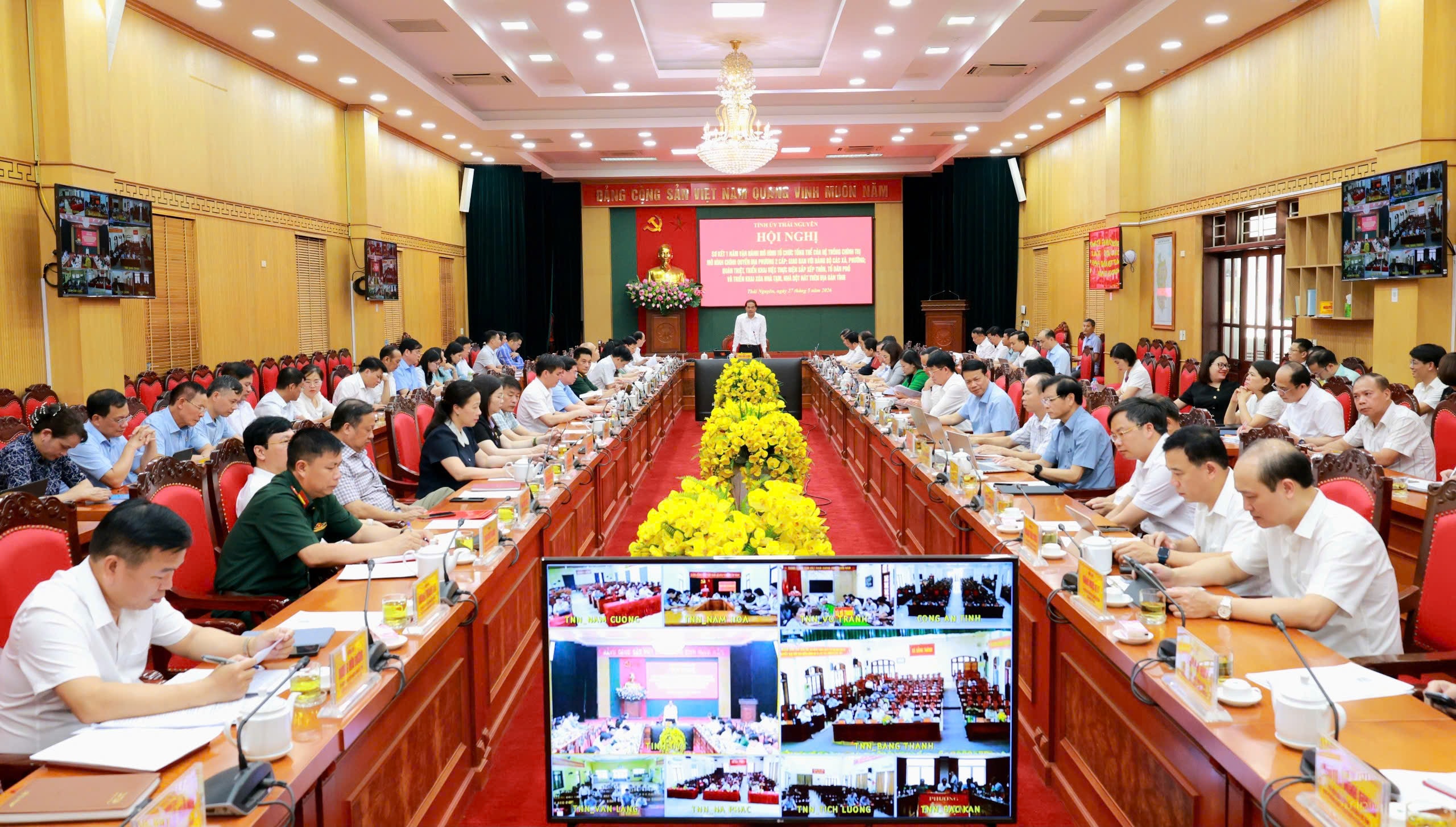 Bí thư Tỉnh ủy Trịnh Xuân Trường chủ trì hội nghị. Ảnh: Đồng Văn Thưởng