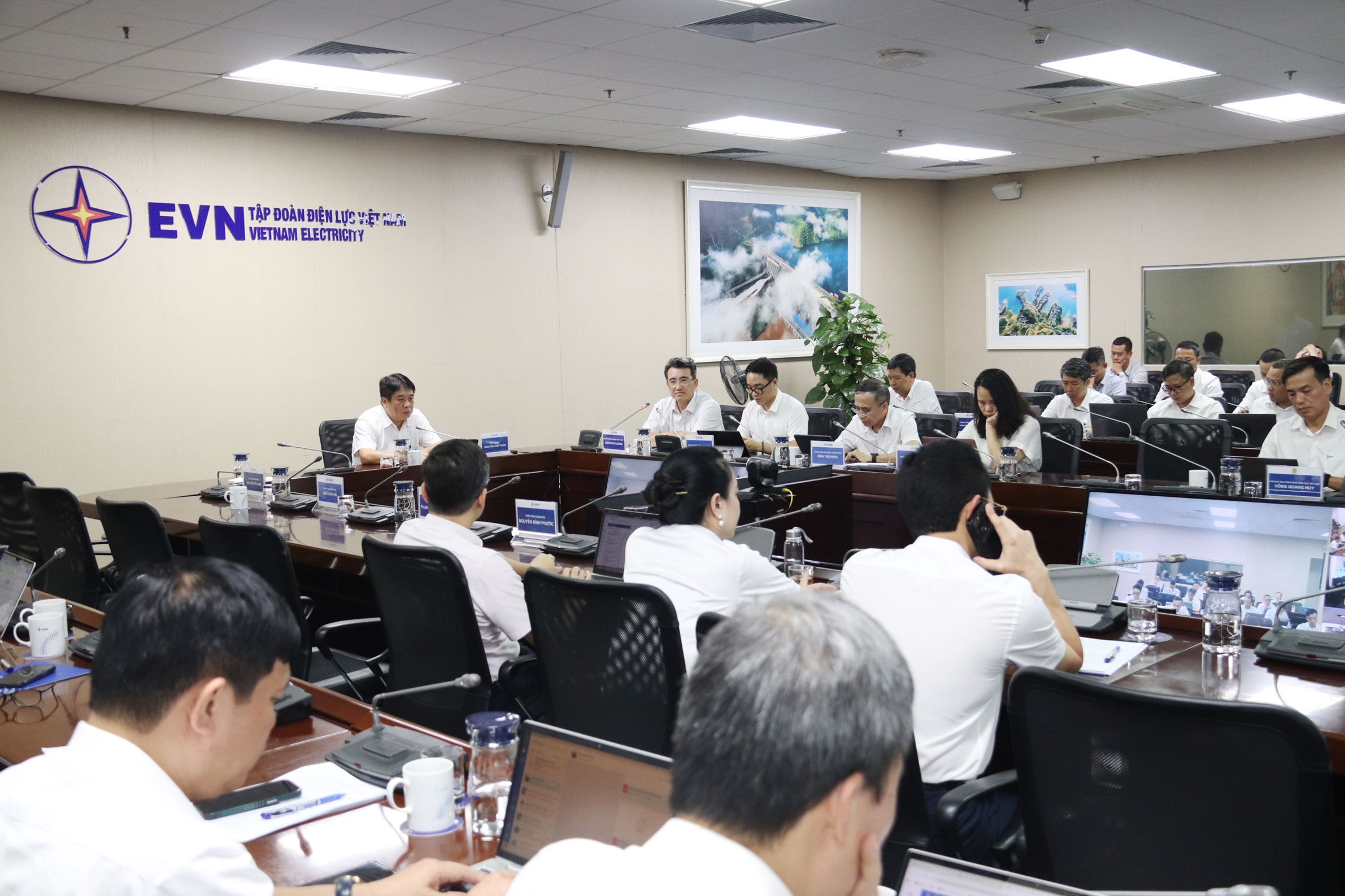 Tổng giám đốc EVN Nguyễn Anh Tuấn chủ trì cuộc họp Ban chỉ đạo đảm bảo cung ứng điện năm 2026 . Ảnh: EVN