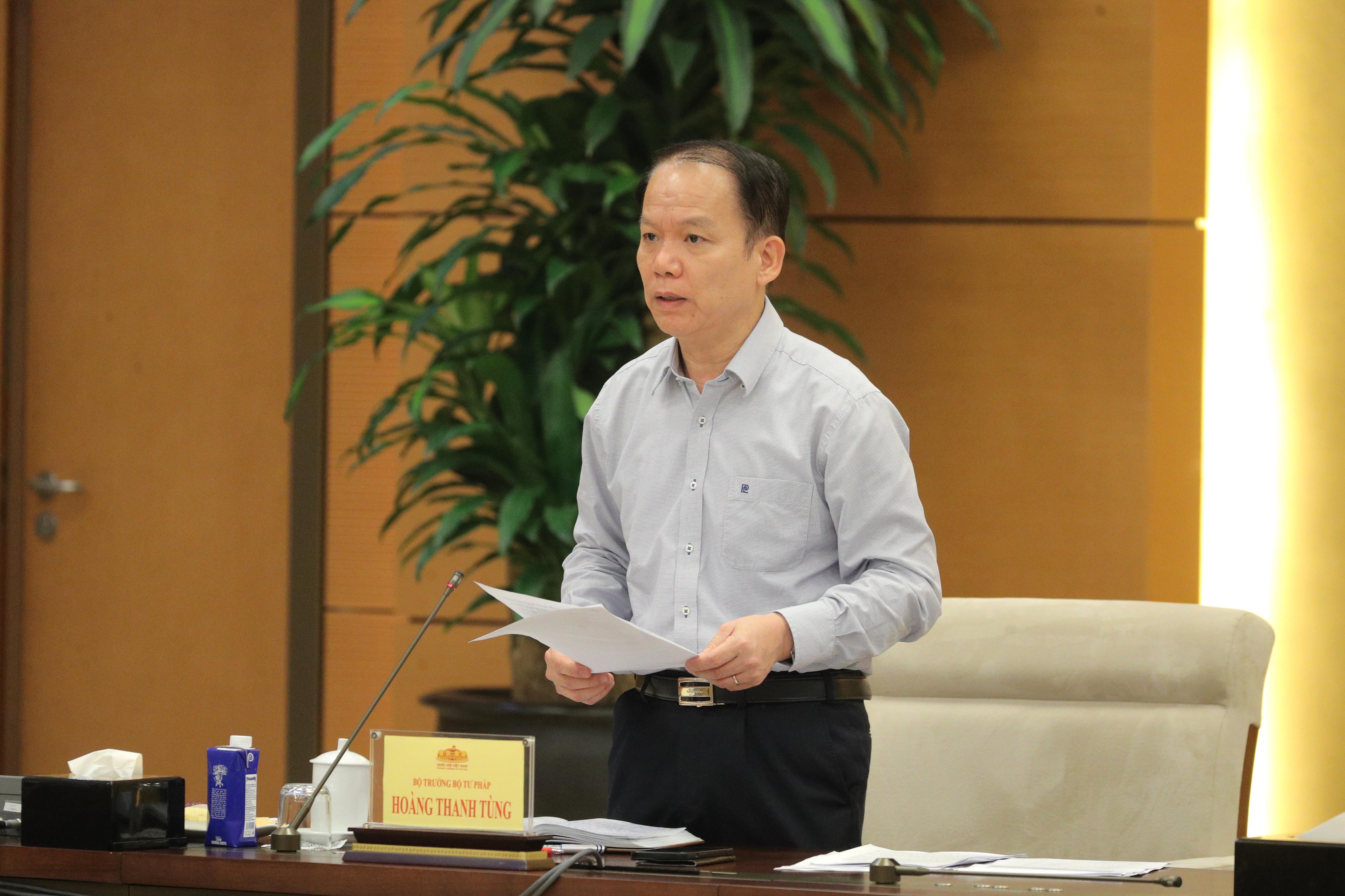 Bộ trưởng Bộ Tư pháp Hoàng Thanh Tùng