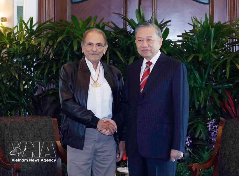 General Secretary of the Communist Party of Vietnam Central Committee and State President To Lam meets with President of Timor-Leste José Ramos-Horta in Singapore on May 29. (Photo: VNA)