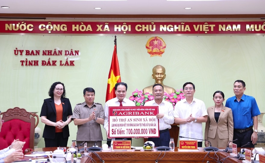 nha-dai-doan-ket-880.jpg