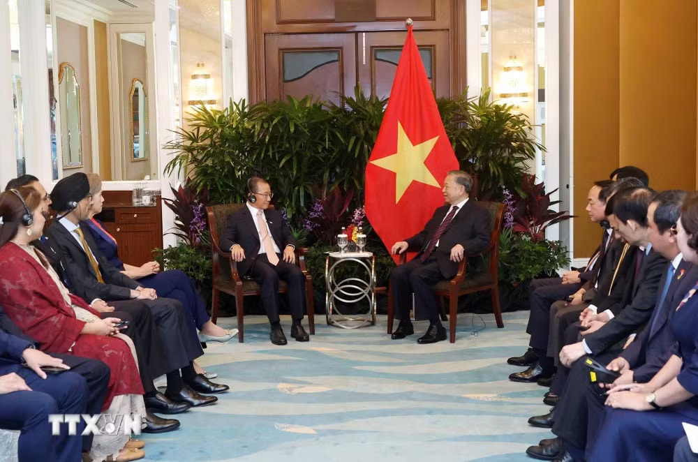 Tổng Bí thư, Chủ tịch nước Tô Lâm hội kiến Chủ tịch Quốc hội Singapore Seah Kian Peng. (Ảnh: Thống Nhất/TTXVN) ttxvn-tong-bi-thu-chu-tich-nuoc-to-lam-hoi-kien-chu-tich-quoc-hoi-singapore-seah-kian-peng-3005-2.jpg