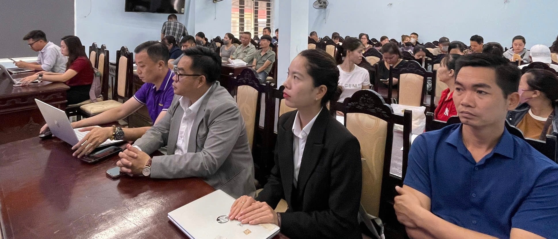 Chương thu hút đông đảo sự tham gia của nhà tuyển dụng và các ứng viên tìm hiểu cơ hội việc làm, định hướng nghề nghiệp và kết nối tuyển dụng. Ảnh VLHP