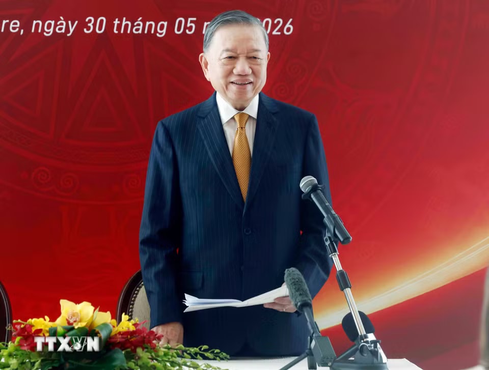 d0069ab0b0153f13687df0a58568bc9cc266-_ttxvn-tong-bi-thu-chu-tich-nuoc-gap-cong-dong-nguoi-viet-nam-tai-singapore-3.jpg.avif.jpg