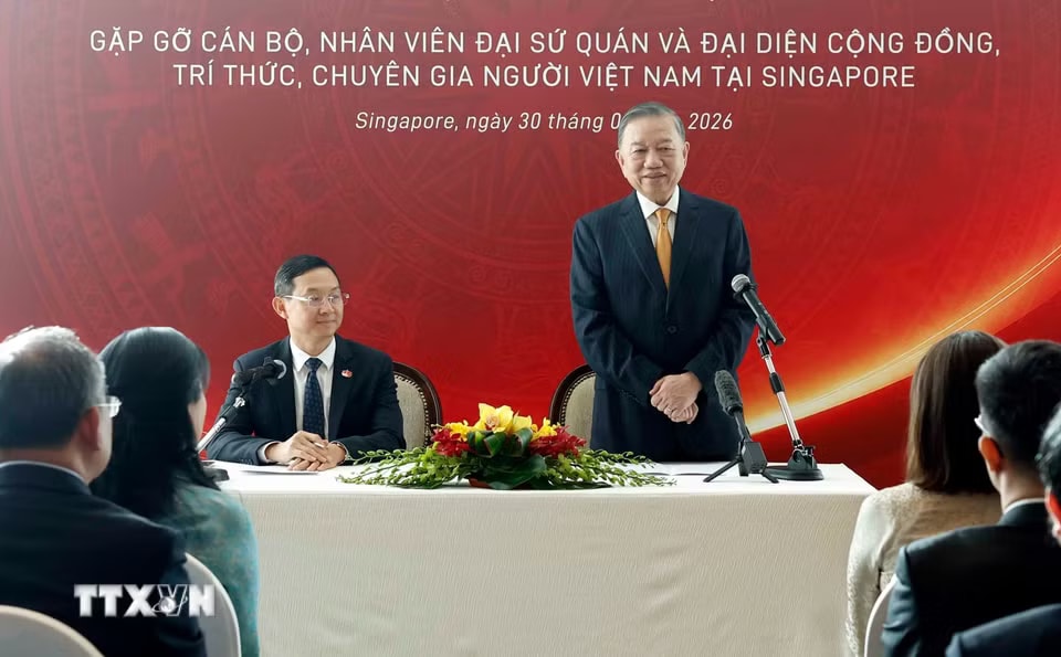 o-lam-va-phu-nhan-gap-go-can-bo-nhan-vien-dai-su-quan-va-cong-dong-tri-thuc-chuyen-gia-nguoi-viet-nam-tai-singapo-6.jpg.avif.jpg