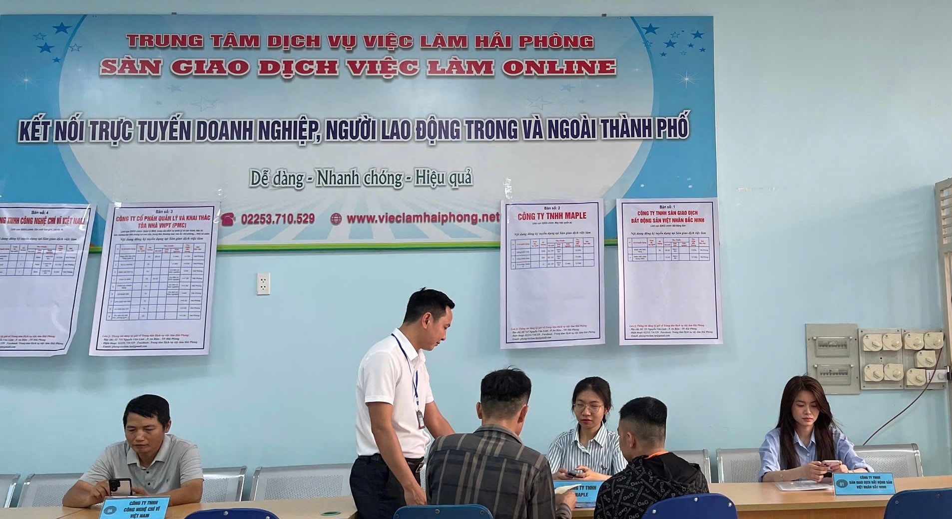 Trung tâm Dịch vụ Việc làm Hải Phòng cũng thường xuyên tổ chức kết nối trực tuyến giữa nhà tuyển dụng và người lao động. Ảnh VLHP