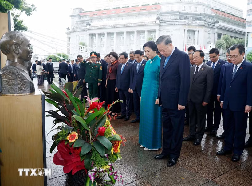 u-chu-tich-nuoc-to-lam-va-phu-nhan-cung-doan-dai-bieu-cap-cao-viet-nam-dang-hoa-tai-tuong-dai-chu-tich-ho-chi-minh4.jpg.avif.jpg