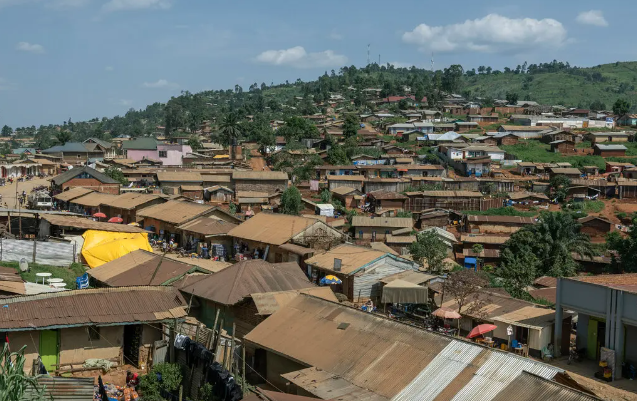 Thị trấn khai thác mỏ Mongbwalu. Ảnh: The New York Times