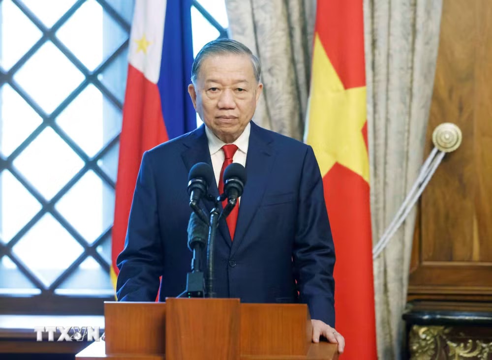 b0c8972265f49d8f86164867992-_ttxvn-tong-bi-thu-chu-tich-nuoc-to-lam-va-tong-thong-philippines-gap-go-bao-chi-0106-3.jpg.avif.jpg