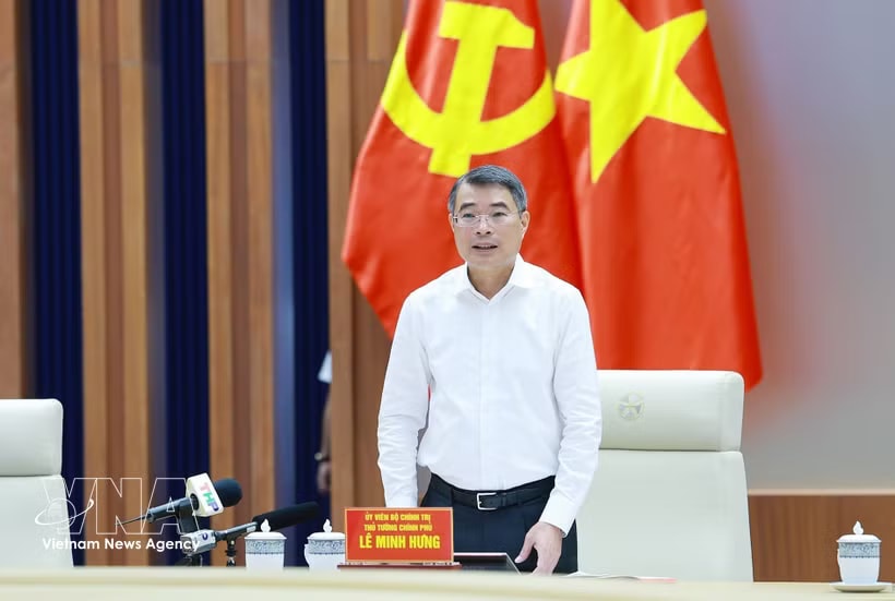 Prime Minister Le Minh Hung addresses the working session (Photo: VNA)