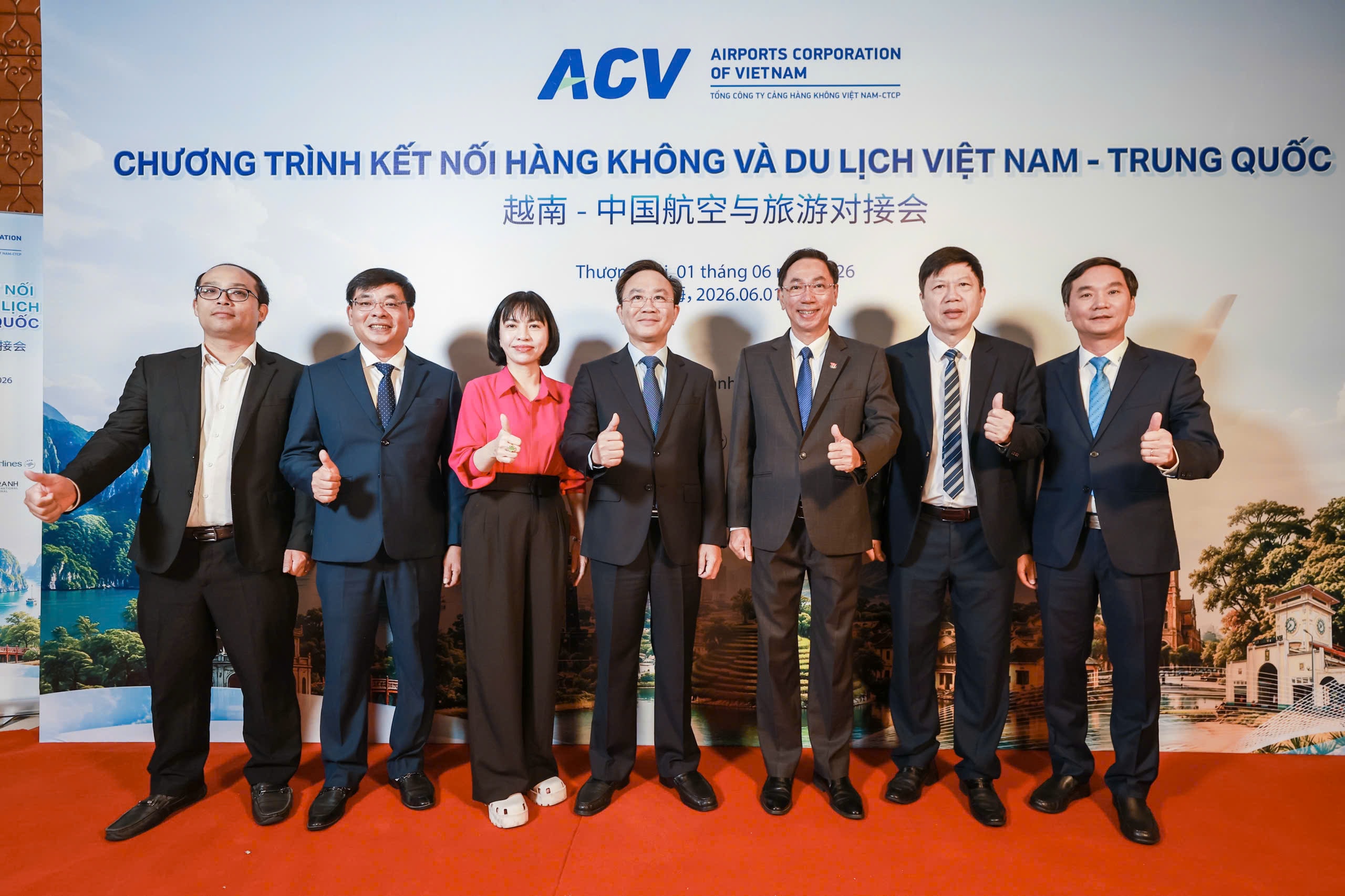 Doan cong tac tinh Quang Tri chup anh luu niem