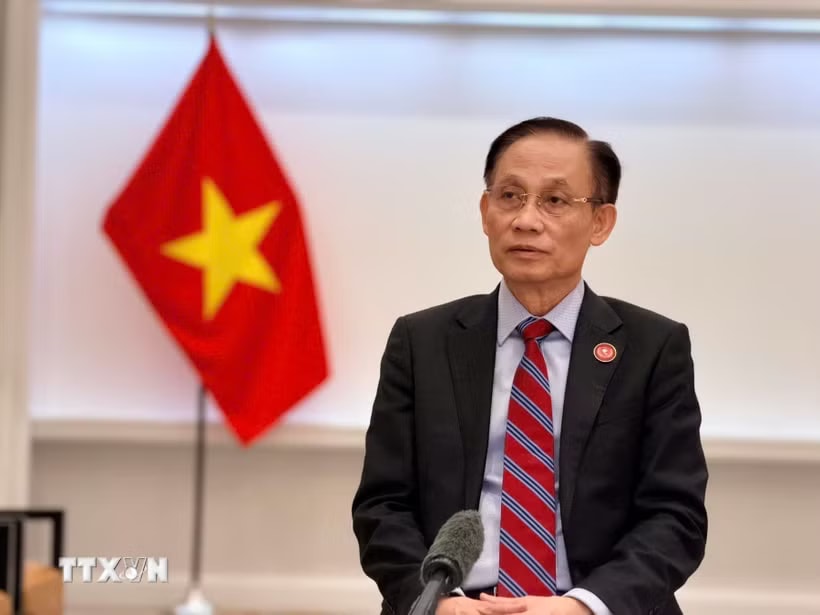 Ủy viên Bộ Chính trị, Bộ trưởng Ngoại giao Lê Hoài Trung trả lời phỏng vấn. (Ảnh: TTXVN phát)