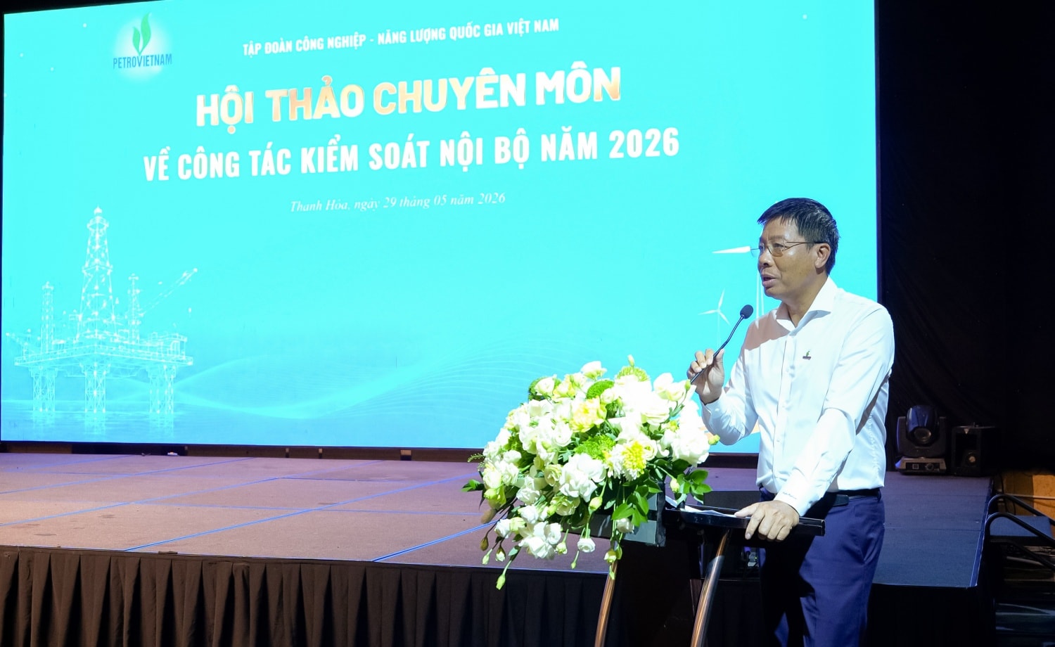 petrovietnam8.jpg