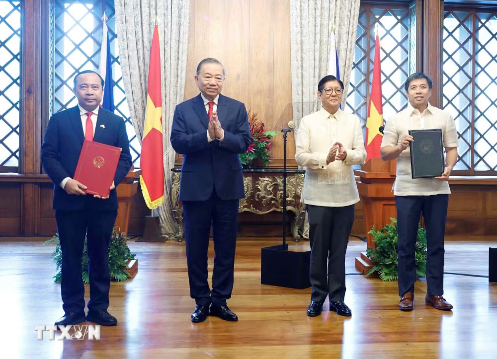 vn-tong-bi-thu-chu-tich-nuoc-to-lam-va-tong-thong-philippines-chung-kien-trao-van-kien-hop-tac-giua-hai-nuoc-0106-2.jpg.avif.jpg