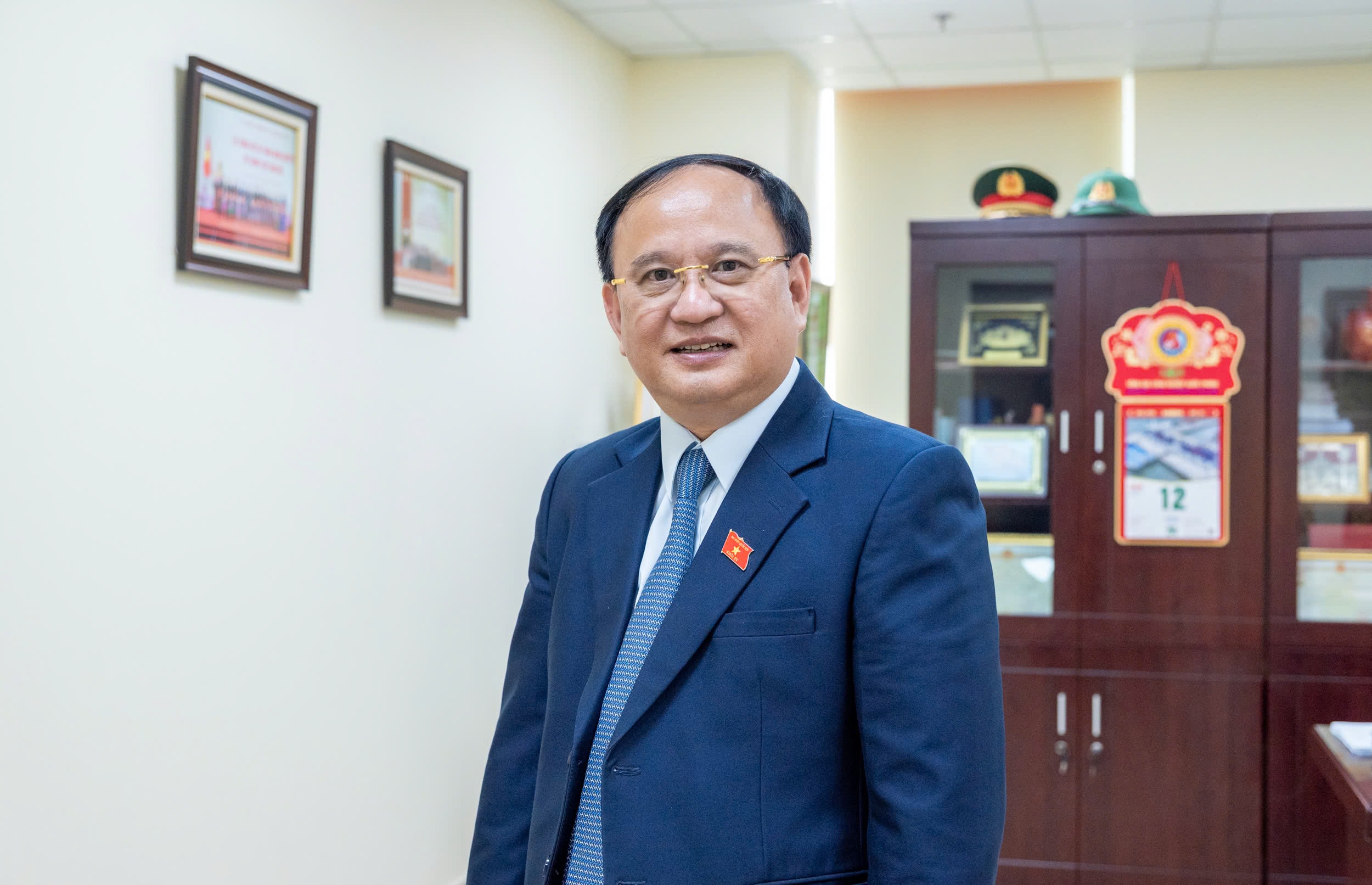 Phó Chủ nhiệm Ủy ban Quốc phòng, An ninh và Đối ngoạii, Trung tướng Trần Đức Thuận