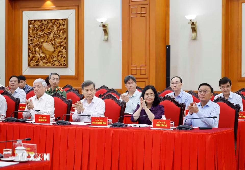 fdbe66675dd9294a0b2e0d8d986-_ttxvn-tong-bi-thu-chu-tich-nuoc-to-lam-chu-tri-hop-so-ket-mo-hinh-chinh-quyen-3-cap-0206-5.jpg.avif