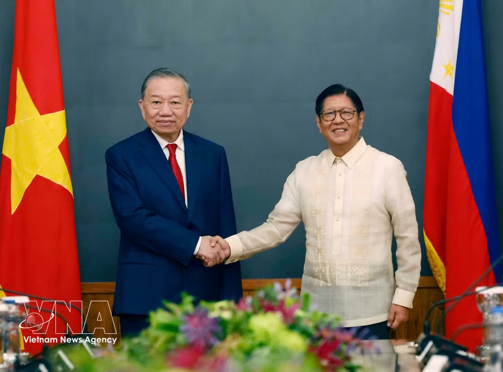 Party General Secretary and State President To Lam and Philippine President Ferdinand Romualdez Marcos Jr. at their talks on June 1 (Photo: VNA) vnanet-tolam3.jpg