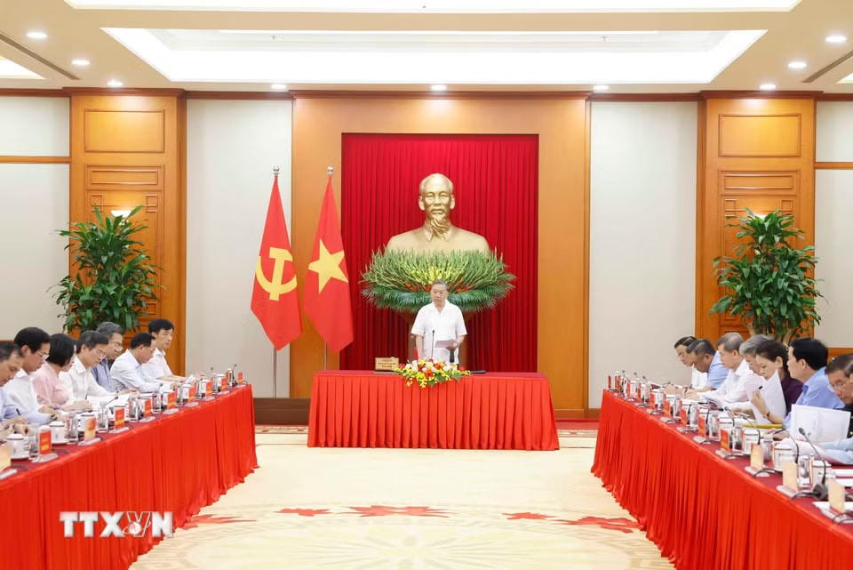 e811cc38574cf5d93126ac41a738f4449551ac33-_ttxvn-tong-bi-thu-chu-tich-nuoc-lam-viec-voi-ban-to-chuc-trung-uong-8803023-1.jpg.avif
