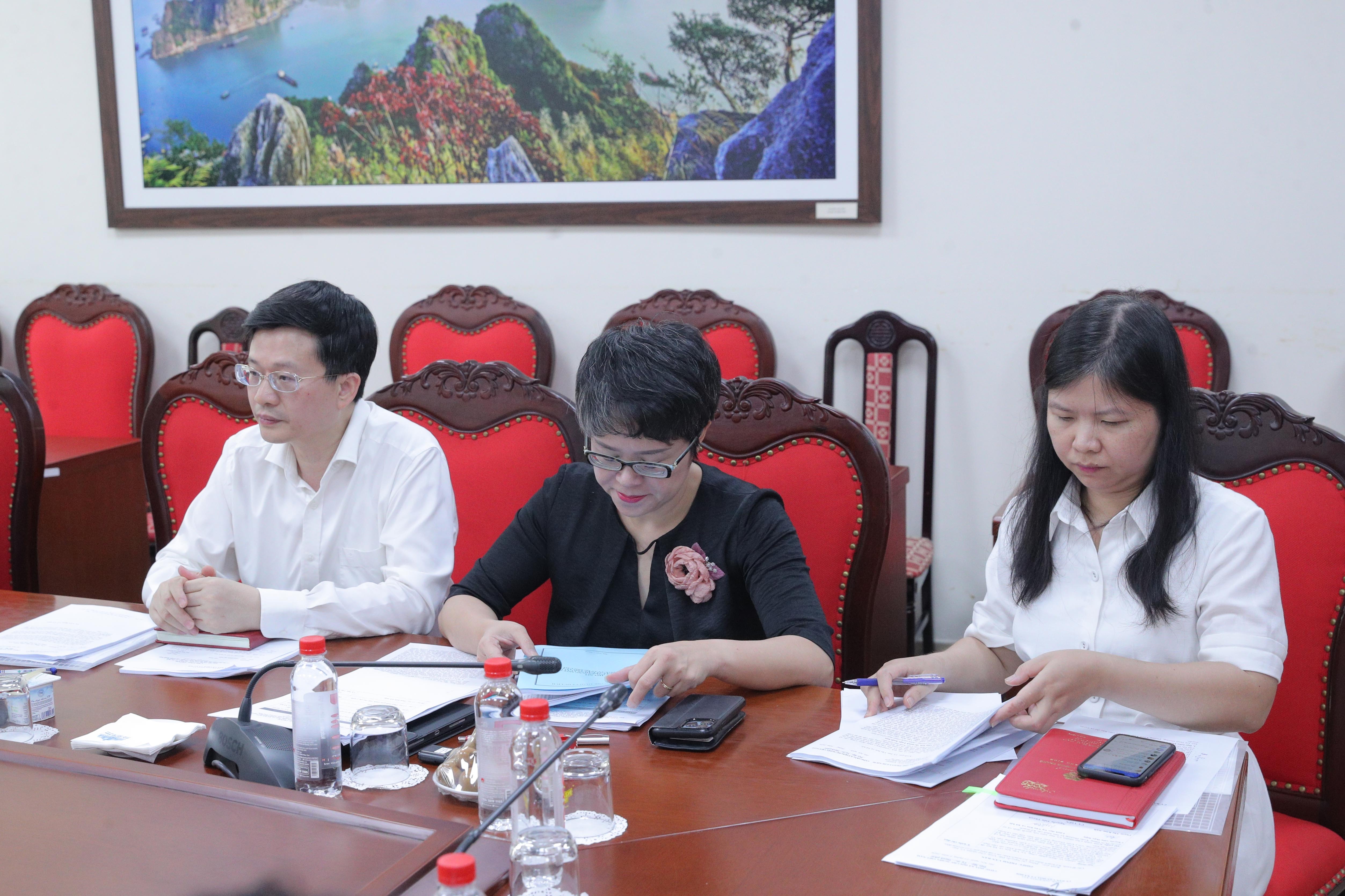 Các đại biểu dự 4