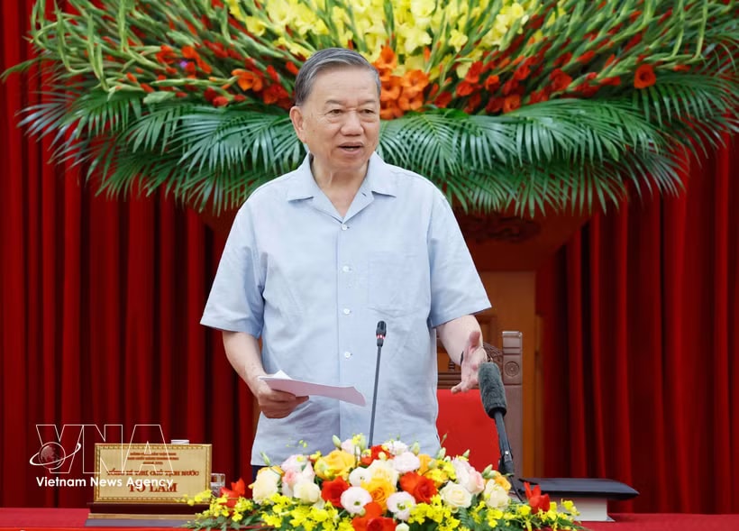 Party General Secretary and State President To Lam chairs a working session with the Party Central Committee’s Commission for Policies and Strategies and relevant agencies on a project to renew the country’s development model based on science, technology, innovation and digital transformation on June 4, 2026. (Photo: VNA)