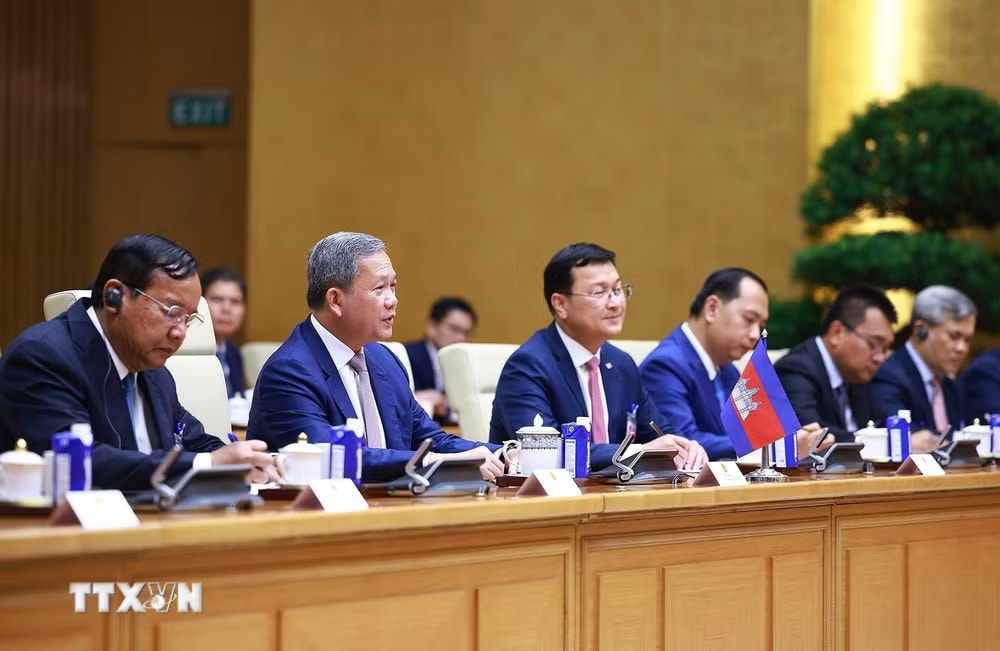 ttxvn-thu-tuong-le-minh-hung-va-thu-tuong-campuchia-hun-manet-hoi-dam-8812019.jpg