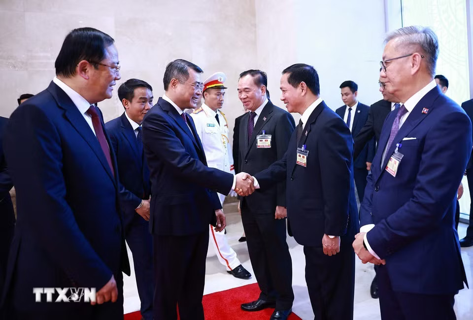 aa25198b7de6ba6c0bf01f7ffb342f87013778ba02184dcaec168f6-_ttxvn-le-don-thu-tuong-lao-tham-chinh-thuc-viet-nam-8810811-4.jpg.avif