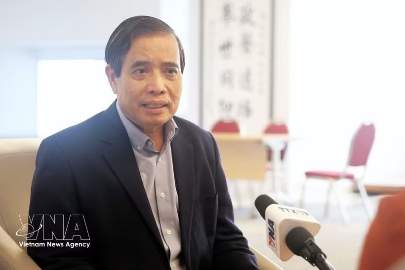 Professor Vu Minh Khuong from the Lee Kuan Yew School of Public Policy in Singapore (Photo: VNA) 