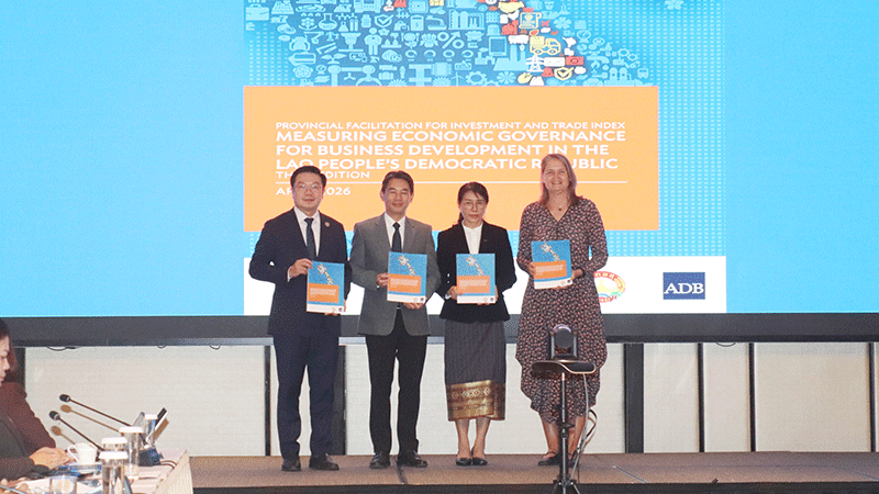 (From left) Deputy Minister of Finance Soulivath Souvannachoumkham, Deputy Minister of Industry and Commerce Manothong Vongsay, LNCCI Vice President Dr Valy Vetsaphong, and ADB Country Director for the Lao PDR Shanny Campbell display the Provincial Facilitation for Investment and Trade Index report (Photo: vientianetimes.org.la)