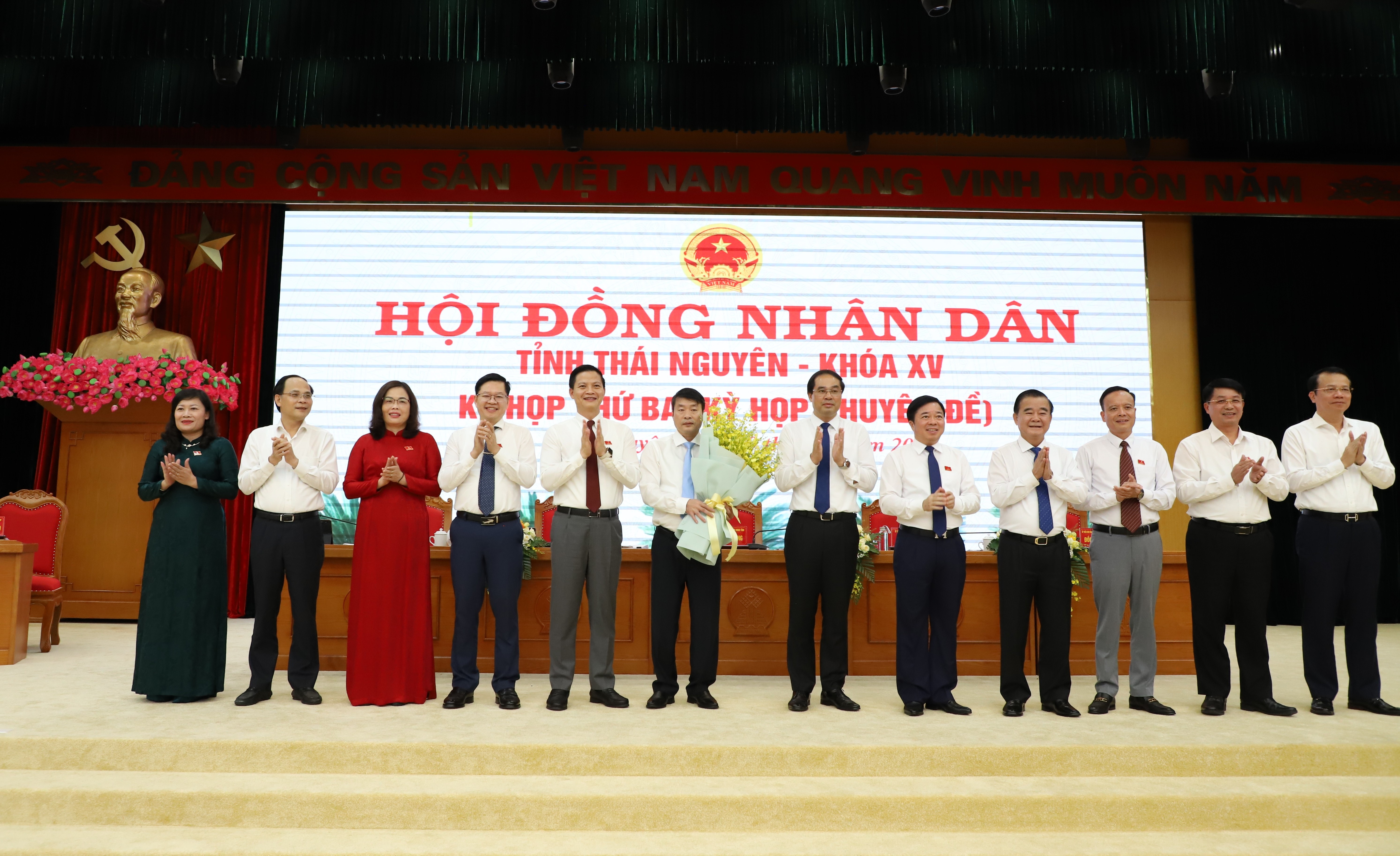 Ông Trần Văn Hậu được bầu giữ chức vụ Phó Chủ tịch UBND tỉnh Thái Nguyên.