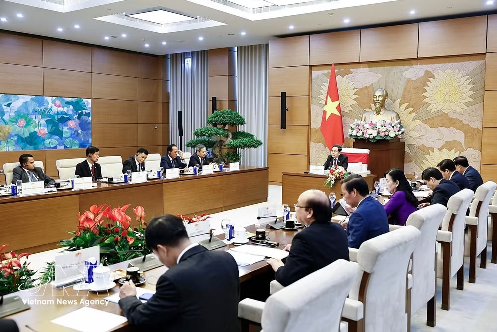 National Assembly Chairman Tran Thanh Man speaks at the meeting with a delegation of leaders from ASEAN cities on June 9. (Photo: VNA) vnanet-tranthanhman2.jpg