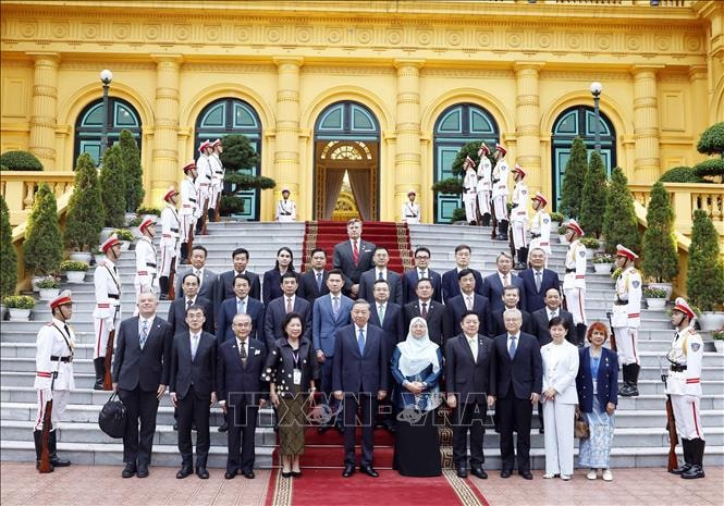 vnanet.vn-data-articles-2026-06-09-8815958-_vna_potal_tong_bi_thu_chu_tich_nuoc_tiep_cac_dai_bieu_du_dien_dan_tuong_lai_asean_2026_stand.jpg