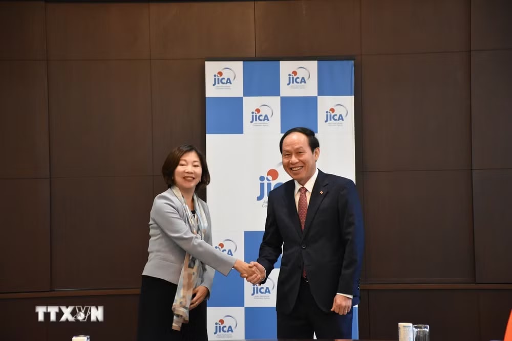 ttxvn-pho-thu-tuong-le-tien-chau-jica.jpg