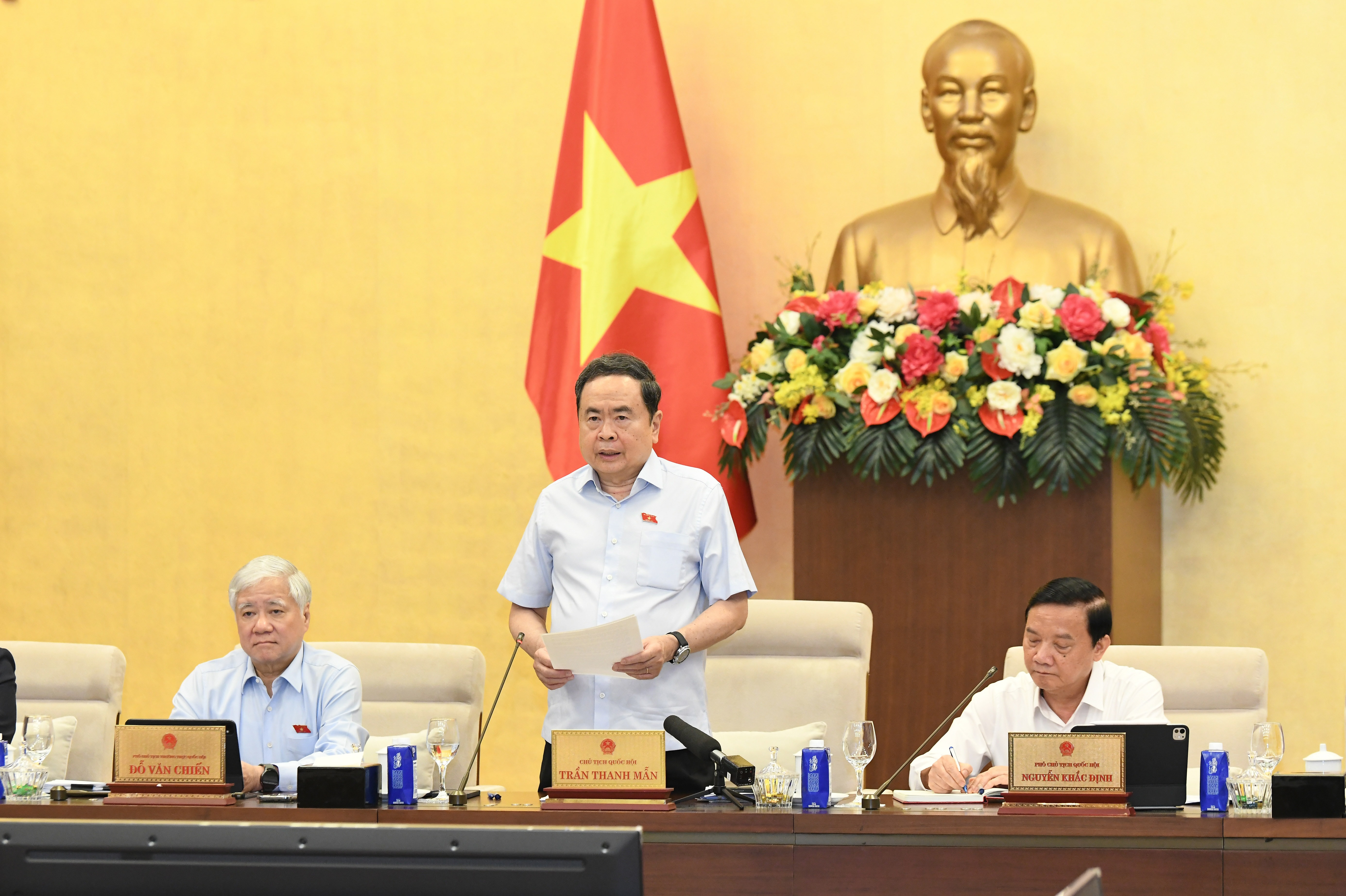 Chủ tịch QH Trần Thanh Mẫn phát biểu tại phiên họp thứ 3 UBTVQH.8