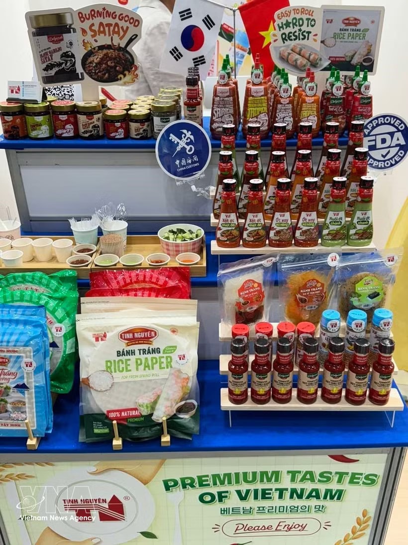 Vietnamese products at the fair (Photo: VNA)