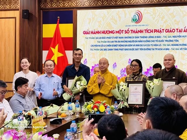 Three authors receive pilgrimage prizes to Buddhist holy sites in India this October. (Photo: VNA)