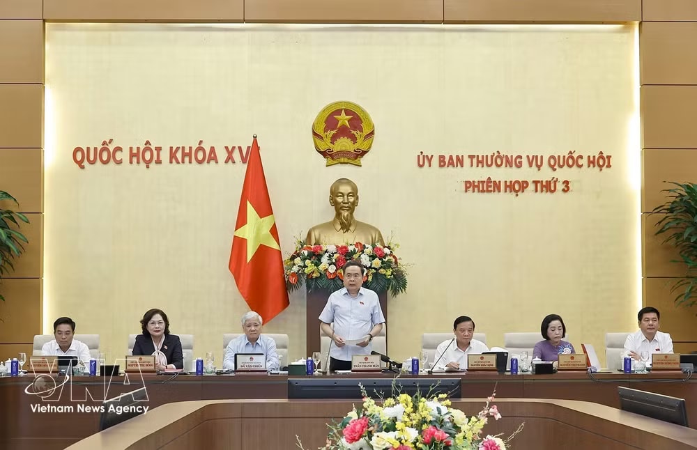 NA Chairman Tran Thanh Man delivers the opening speech at the third session of the NA Standing Committee on June 10. (Photo: VNA) vnanet-p.jpg