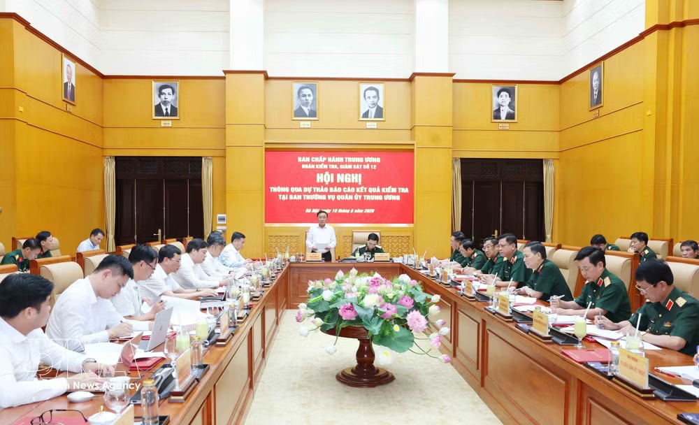 Politburo member and Permanent member of the Communist Party of Vietnam (CPV) Central Committee's Secretariat Tran Cam Tu speaks at the conference (Photo: VNA) vnanet-tu-10-2.jpg