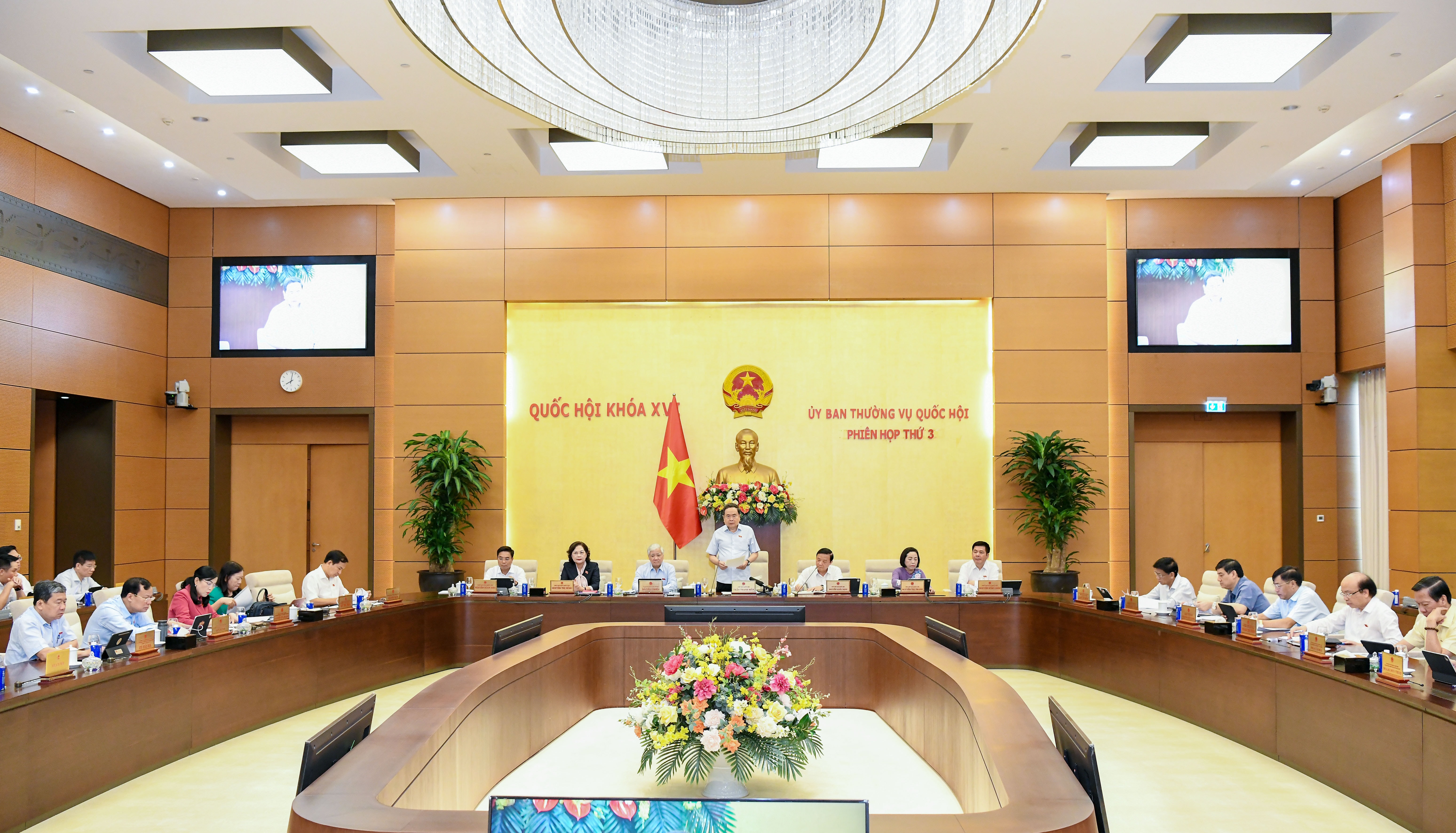 Quang cảnh phiên họp.2