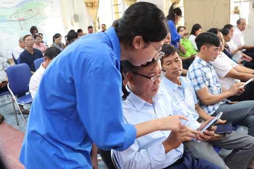 giam-ngheo-thong-tin-thu-hep-khoang-cach-so-cho-khu-vuc-dan-cu-con-kho-khan-2593.jpg