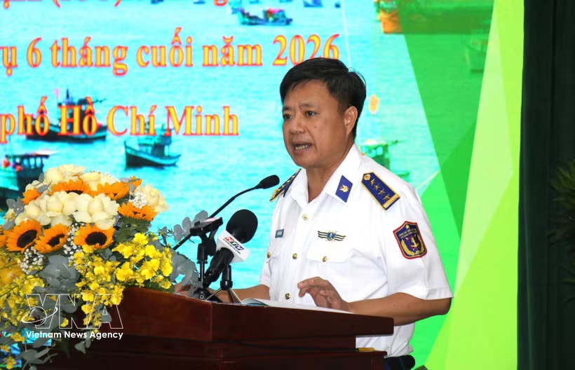 Colonel Nguyen Duc Hieu, Deputy Commander for Legal Affairs of Coast Guard Region 3 speaks at the conference (Photo: VNA)