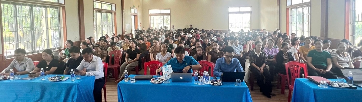 Đại biểu và người lao động tham dự Hội nghị tuyên truyền. Ảnh VLHT