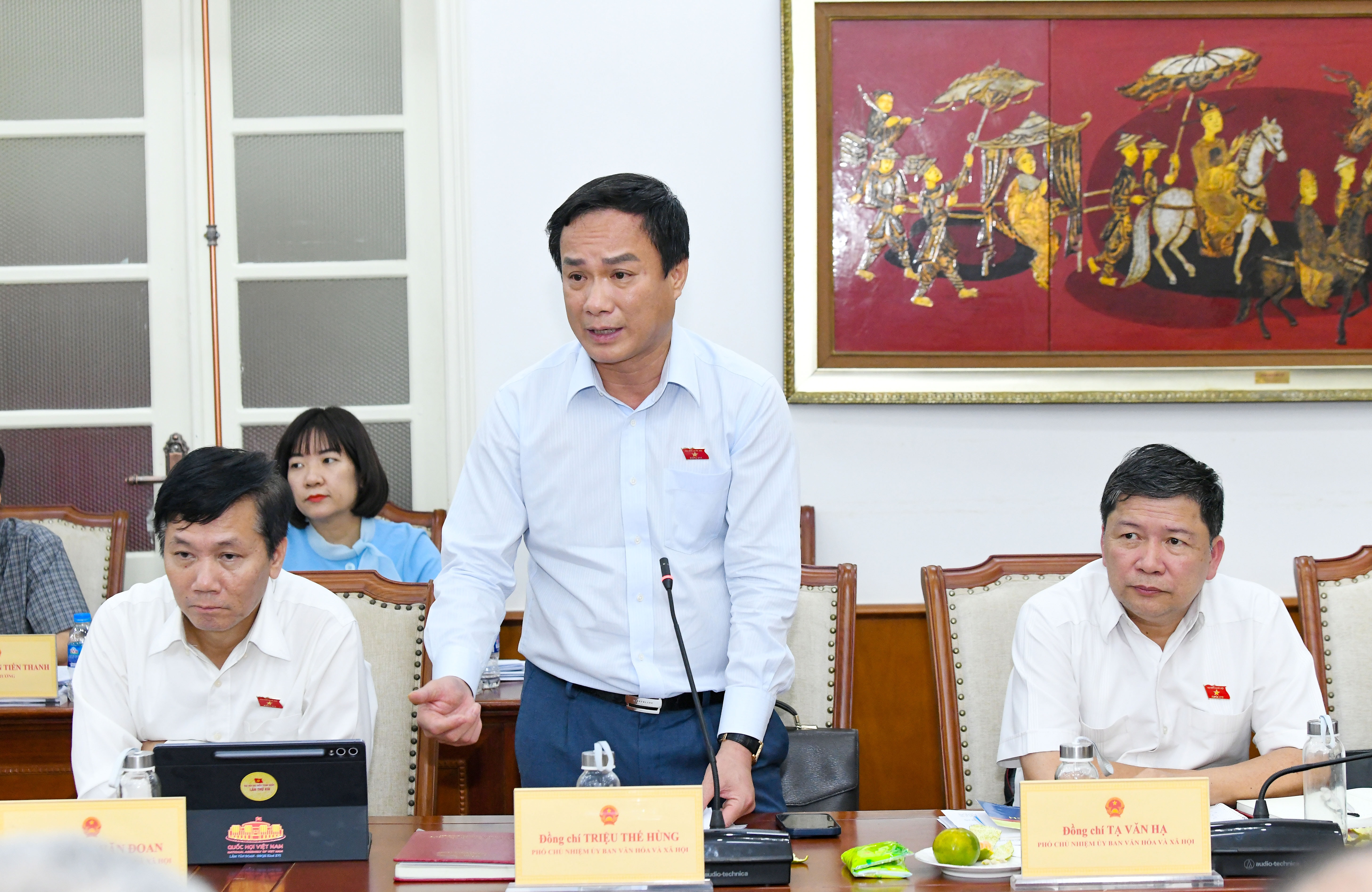 Phó chủ nhiệm Ủy ban Văn hóa và Xã hội Triệu Thế Hùng