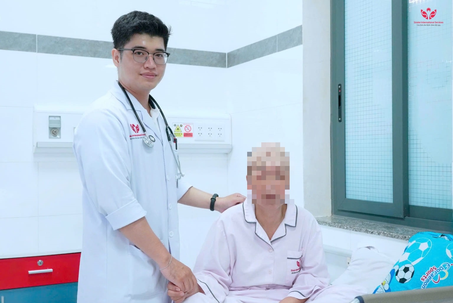 5.6-hay-quen-it-giao-tiep-suot-hon-mot-thang-nguoi-phu-nu-phat-hien-khoi-u-nao-lon-gay-chen-ep-than-kin2-1536x1026.jpg