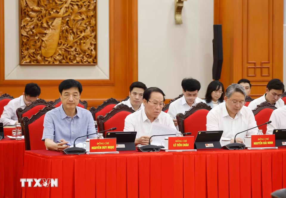 c1f43166f1856d25a97c5e514845baf30c09-_ttxvn-tong-bi-thu-chu-tich-nuoc-lam-viec-voi-nganh-giao-duc-va-dao-tao-8826967-7.jpg.avif