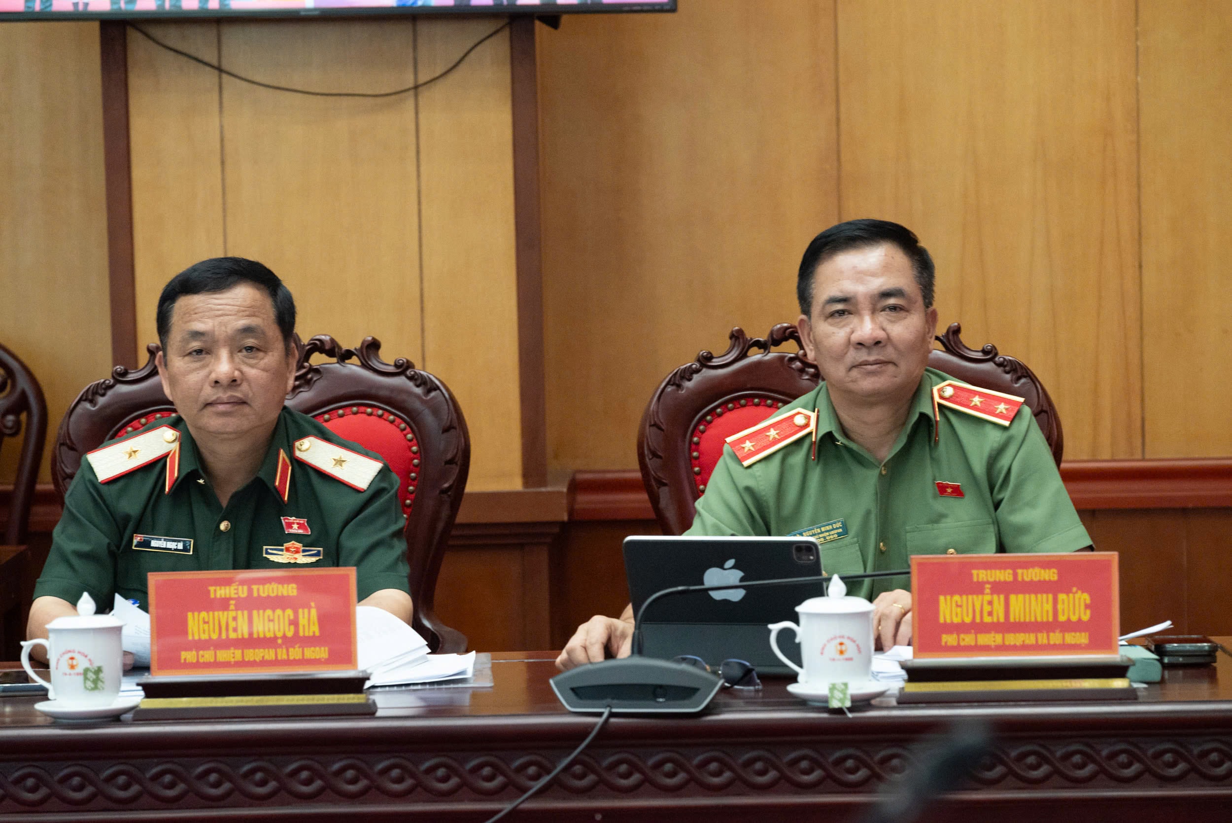 Các đại biểu tham dự cuộc làm việc (1)