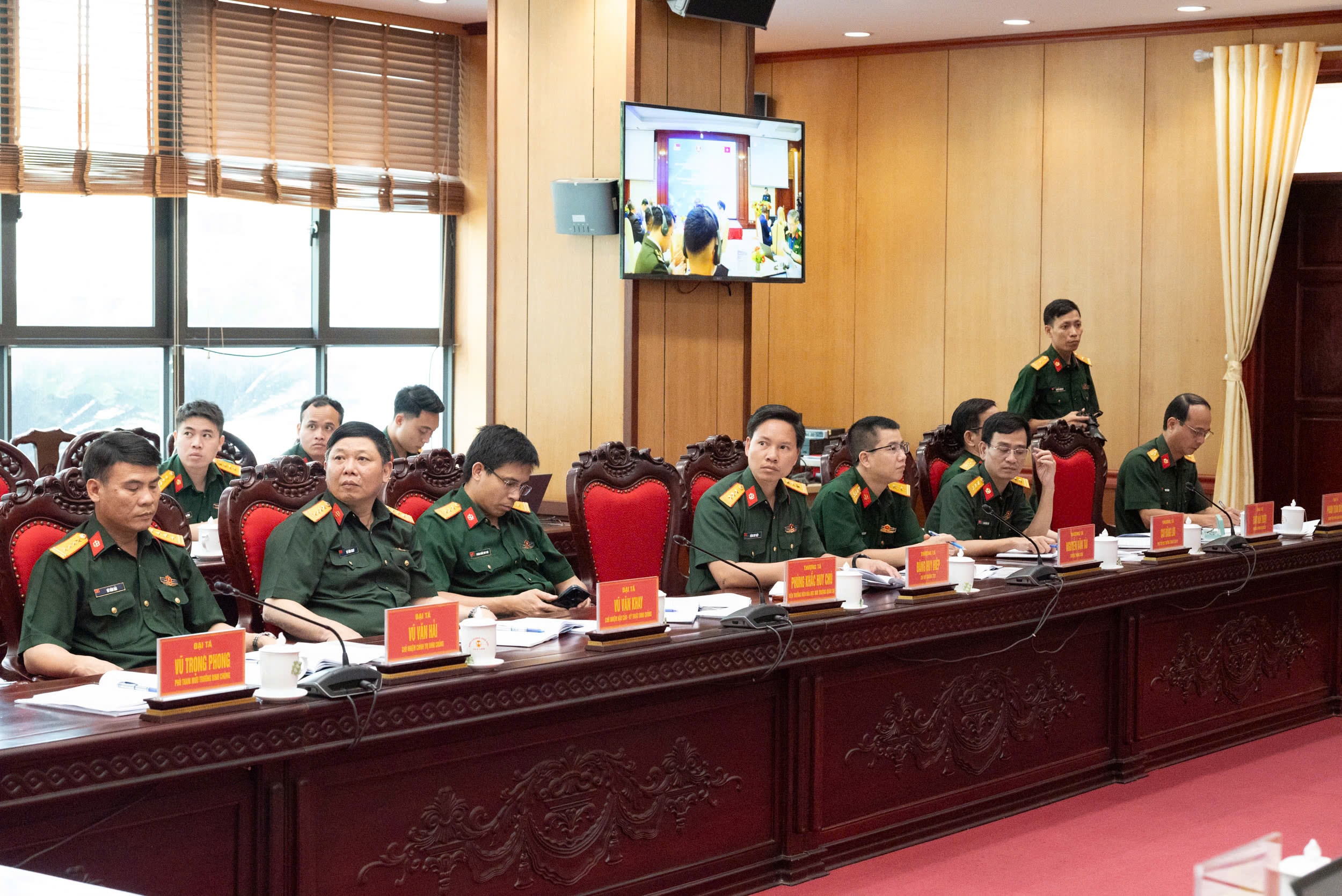 Các đại biểu tham dự cuộc làm việc (3)