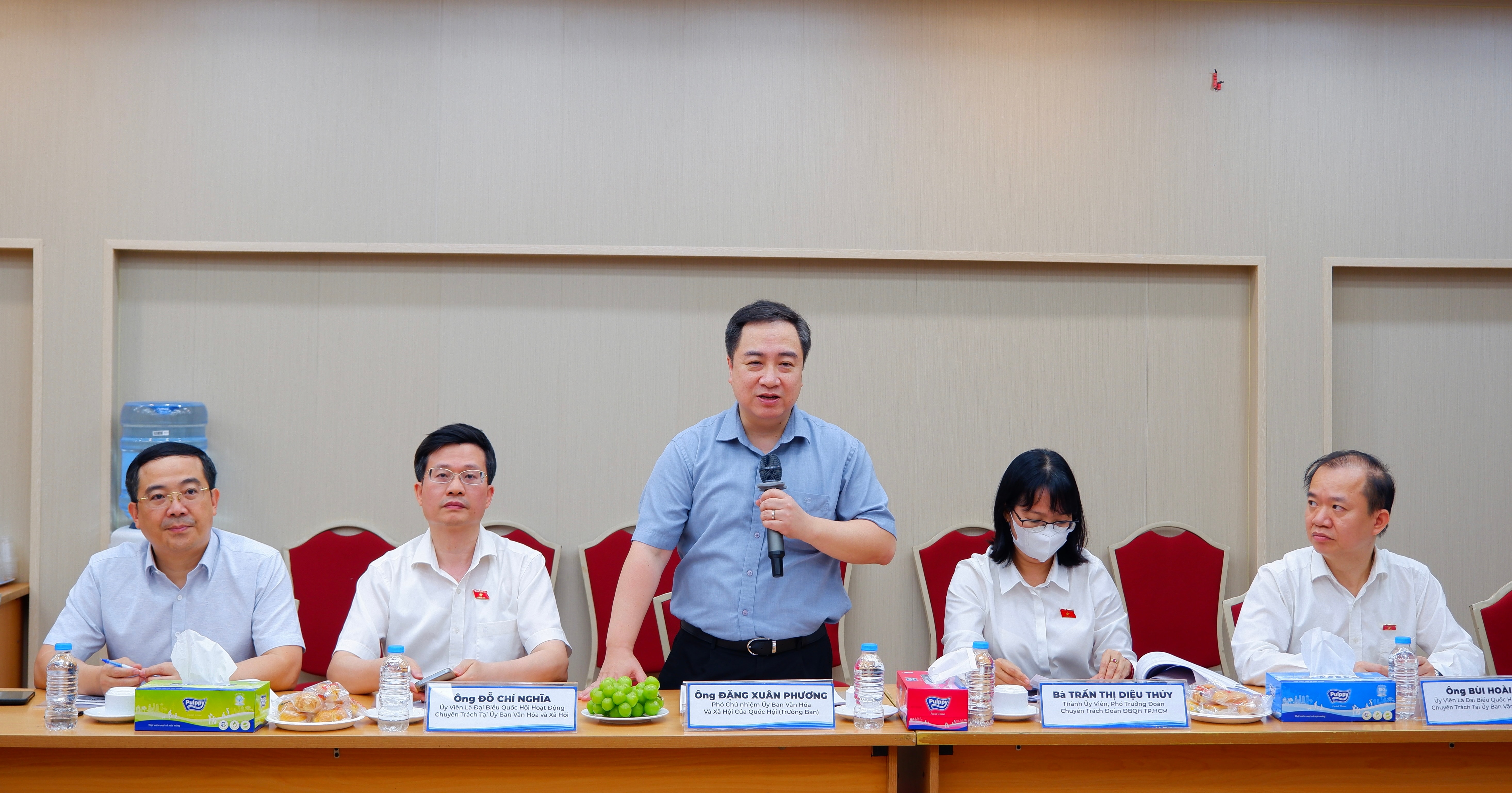 Phó Chủ nhiệm Ủy ban Văn hoá và Xã hội Đặng Xuân Phương phát biểu tại cuộc làm việc với Công ty Cổ phần Văn hóa Phương Nam (Fahasa)