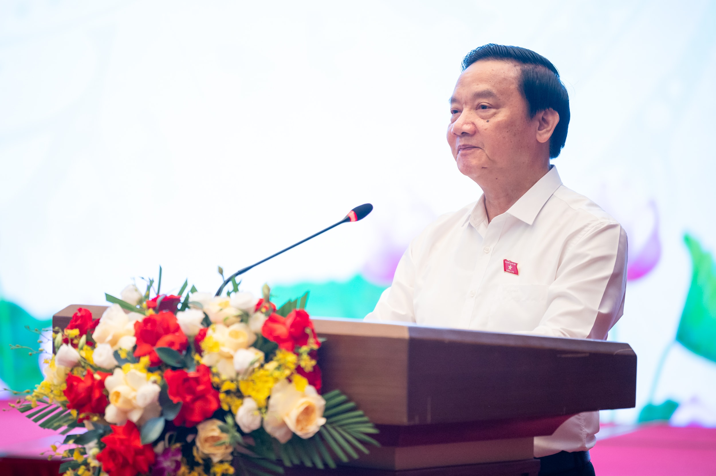 Phó Chủ tịch Quốc hội Nguyễn Khắc ĐỊnh phát biểu