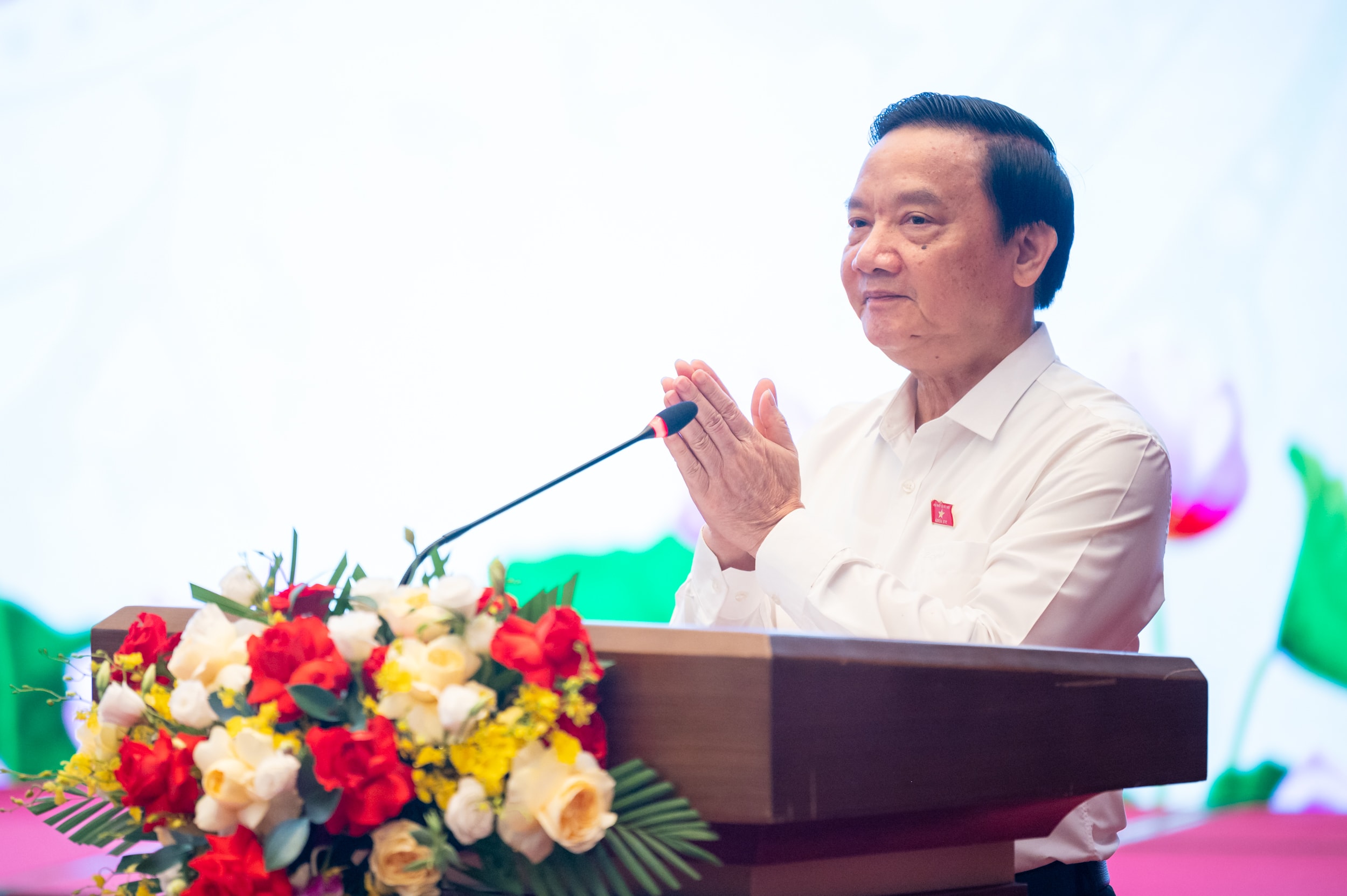 Phó Chủ tịch Quốc hội Nguyễn Khắc ĐỊnh phát biểu
